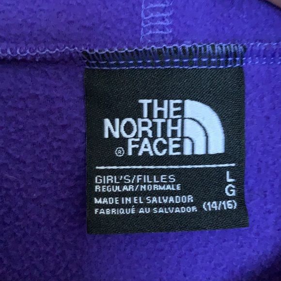 The North face sweater. - Picture 3 of 6
